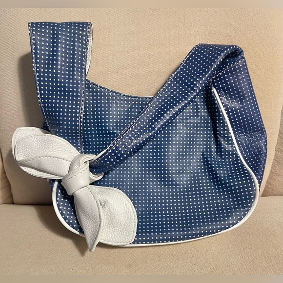 Bodhi Nantucket Shoulder Bag in Leather - Picture 2 of 8